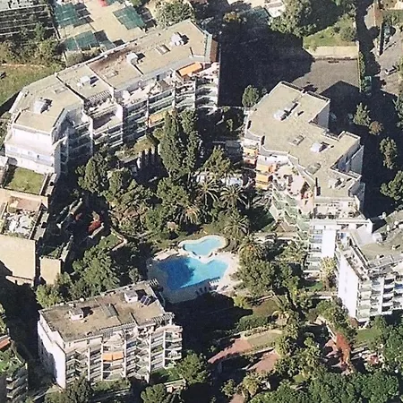 Swimmingpool+Sea San Remo